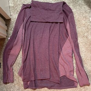 burgundy turtle neck top, size L